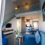 Διαμέρισμα Stylish Loft - 50m From