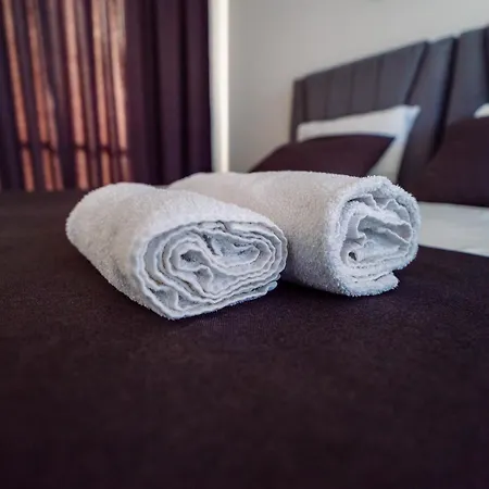 Stylish Loft - 50m From * パラリムニ