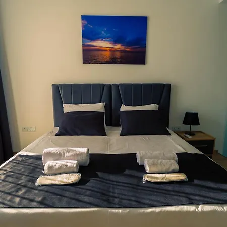 Stylish Loft - 50m From פאראלימני