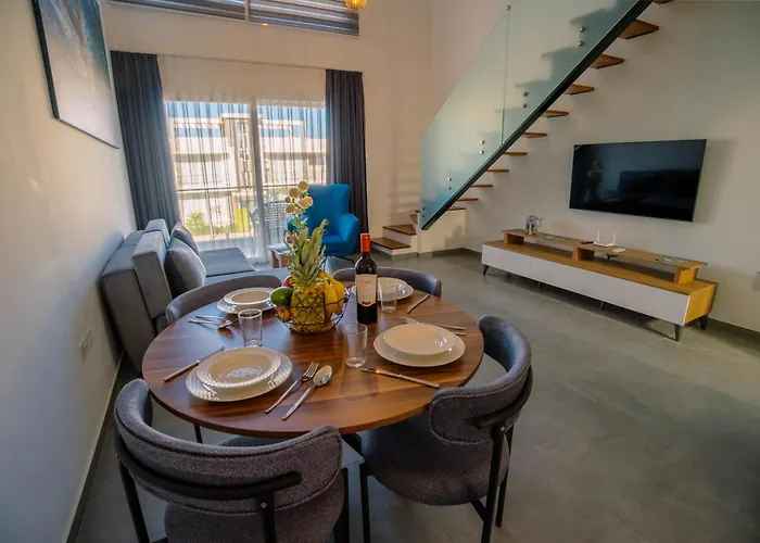 Stylish Loft - 50m From * パラリムニ